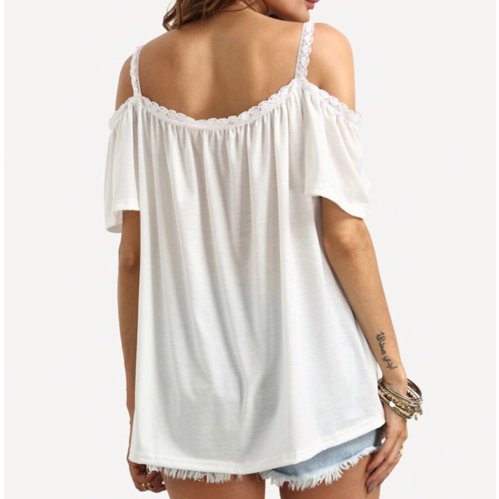 Open shoulder lace trim cami - Picture 2 of 6